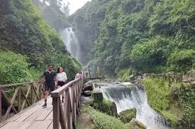 Otavalo, Cayambe, Equator Line gallery